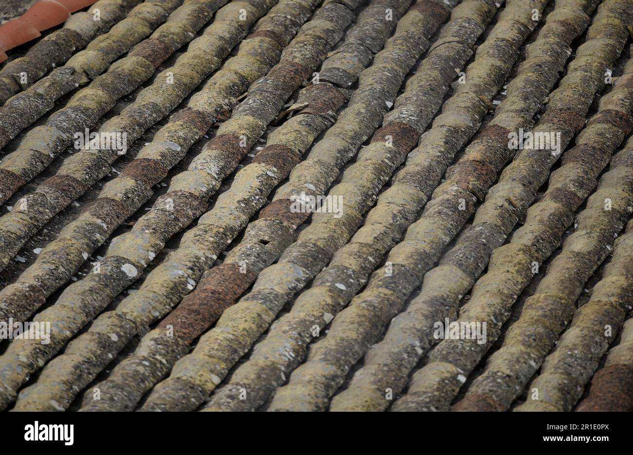 Antique clay tile rooftop in Pietraperzia a medieval village of Sicily ...