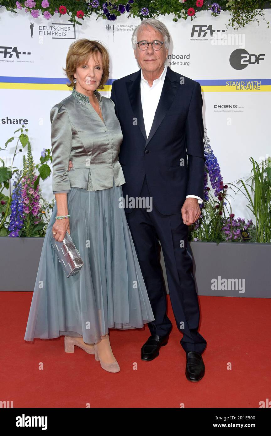 Berlin, Deutschland. 12th May, 2023. Ulrike Kriener mit Ehemann