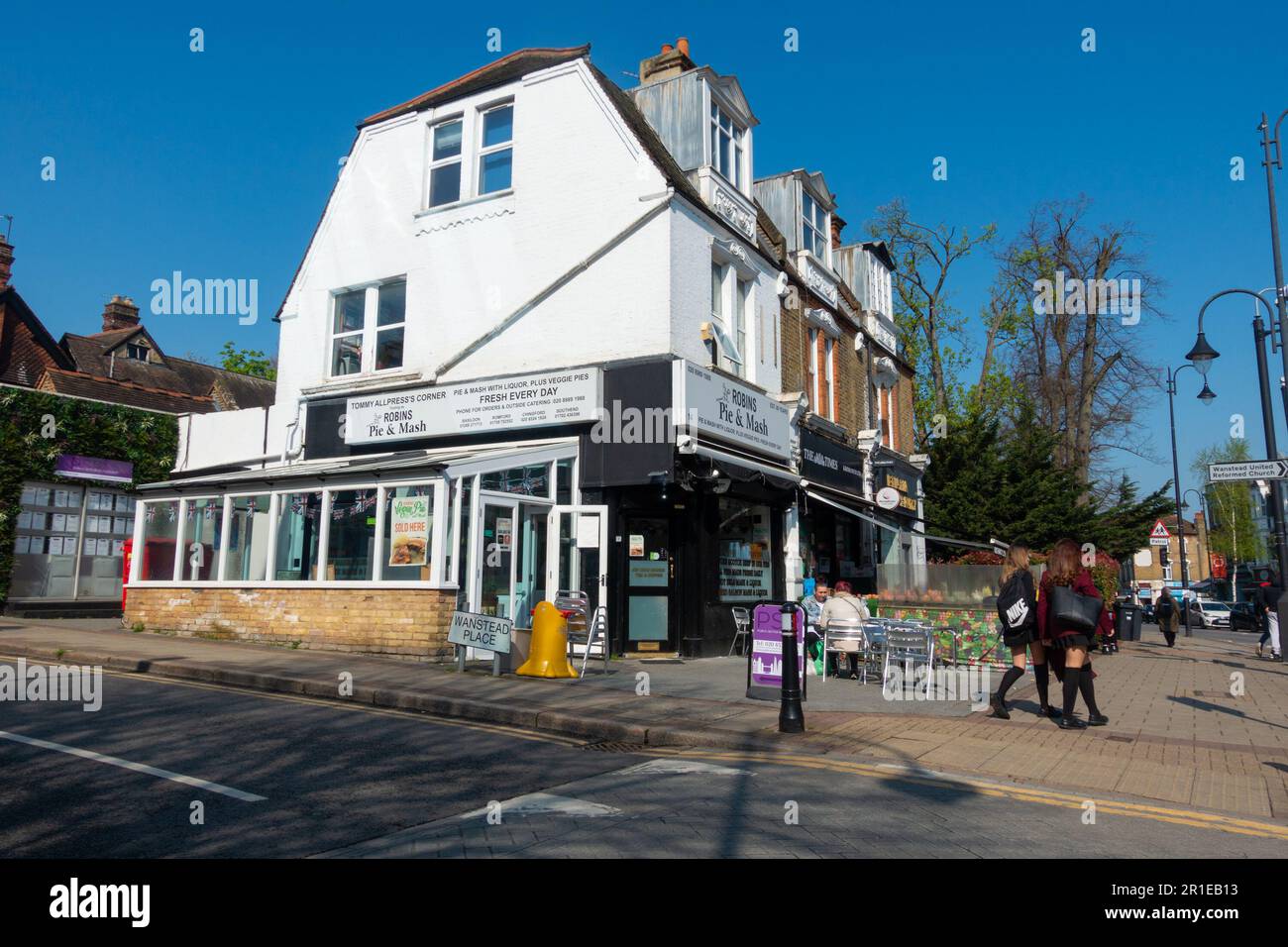 Robins pie and mash, Wanstead high street, london, uk Stock Photo Alamy