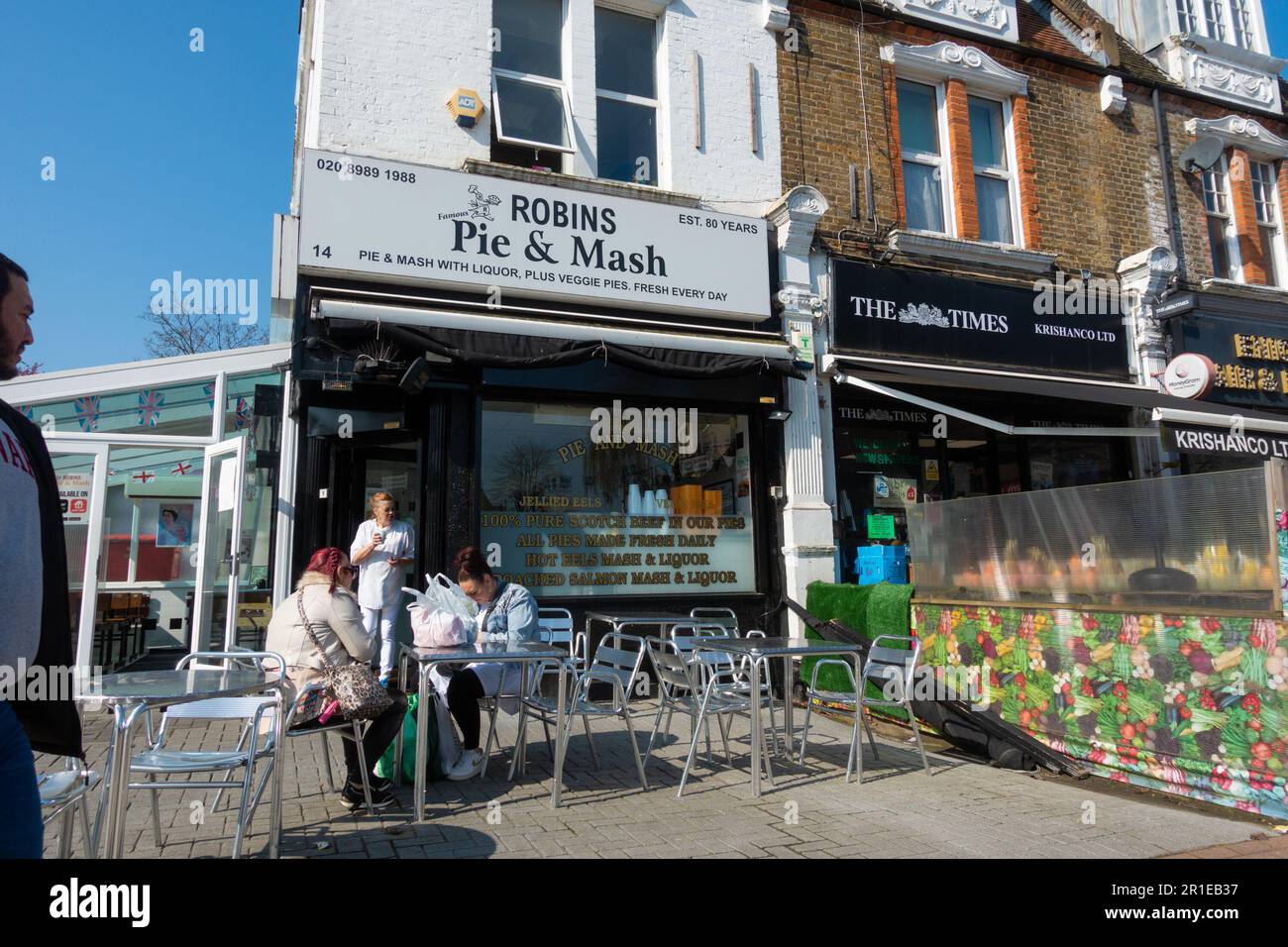 Robins pie and mash, Wanstead high street, london, uk Stock Photo Alamy