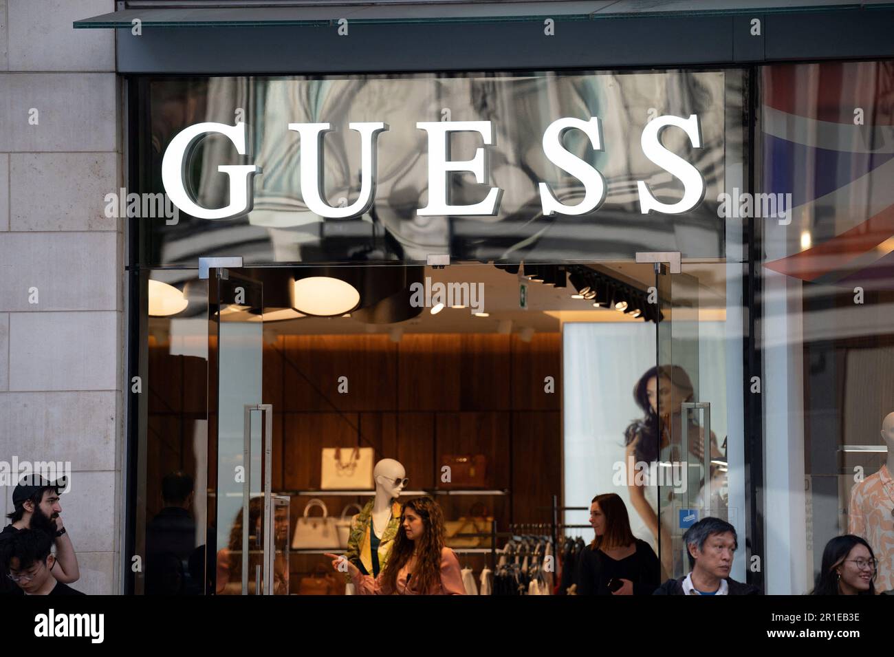 Guess store shop uk hi-res stock photography and images - Alamy