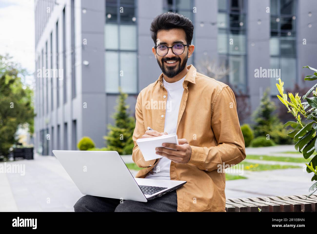 Hindu teacher hi-res stock photography and images - Alamy