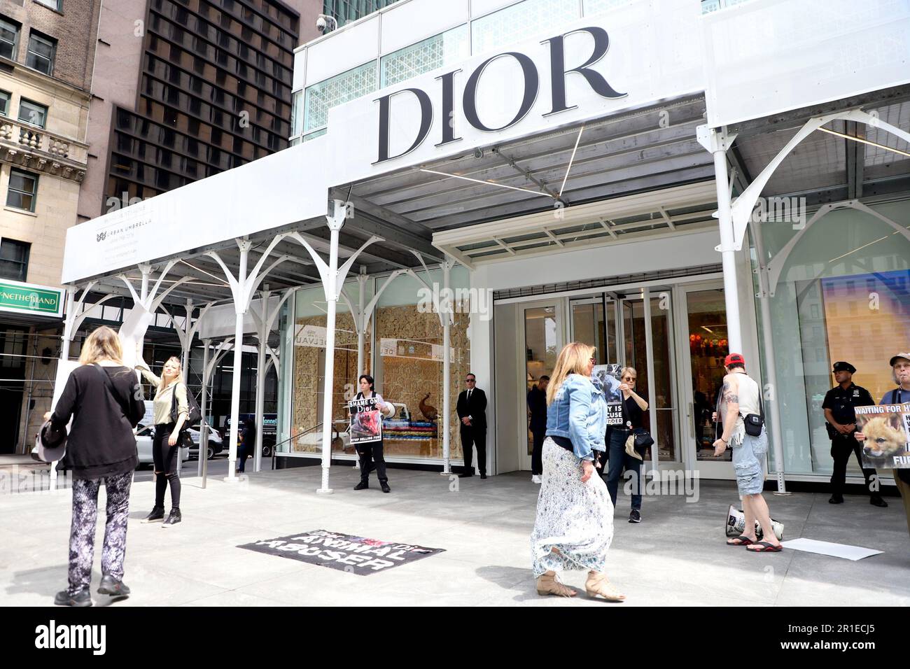 Front dior hi res stock photography and images Page 10 Alamy