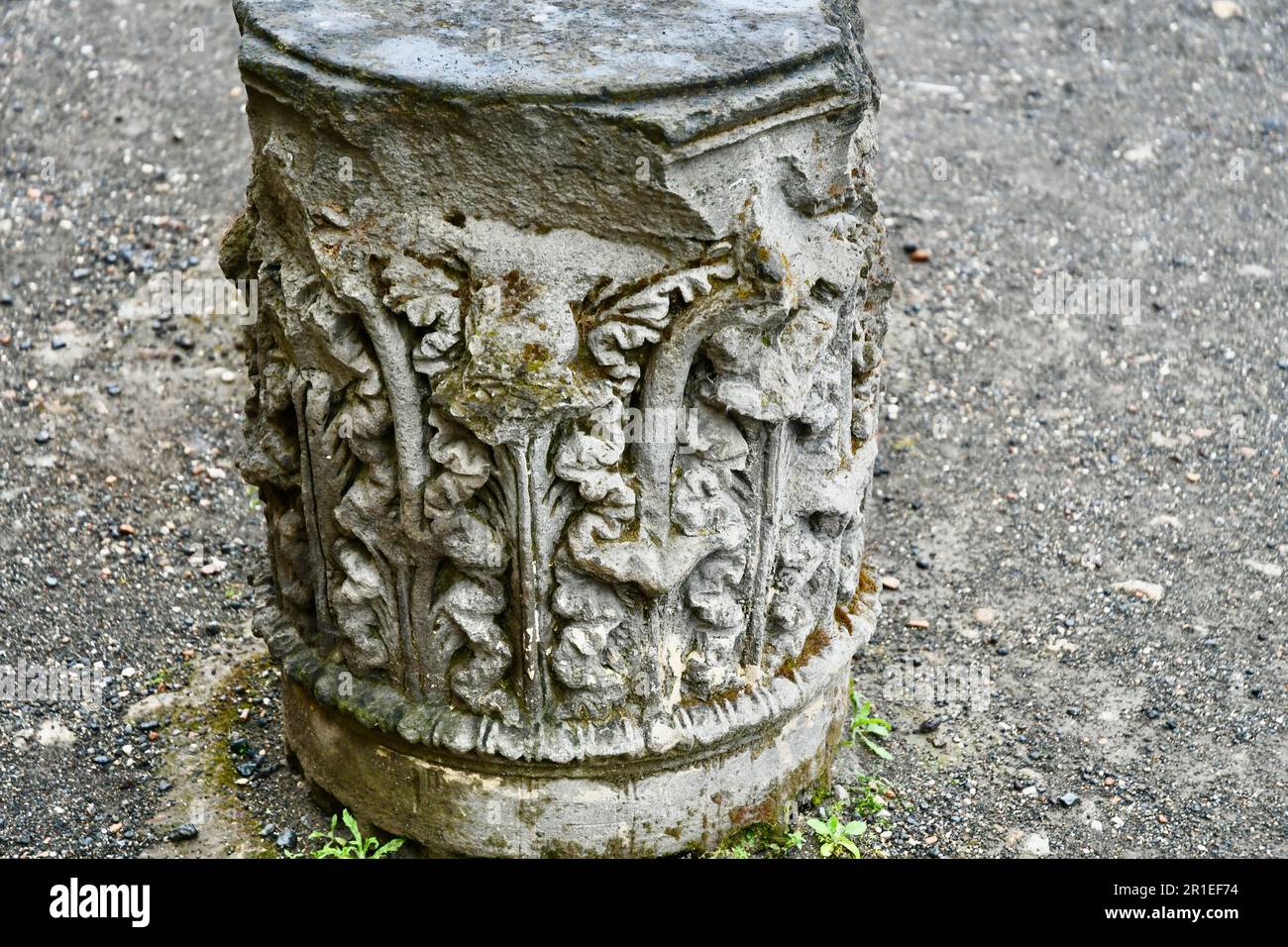 decorazione di colonna Romana nella zona dei Fori  di Pompei Stock Photo