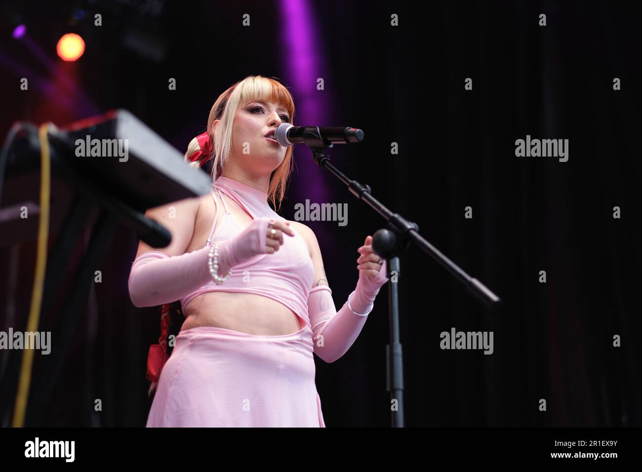  Alba Reche musical career