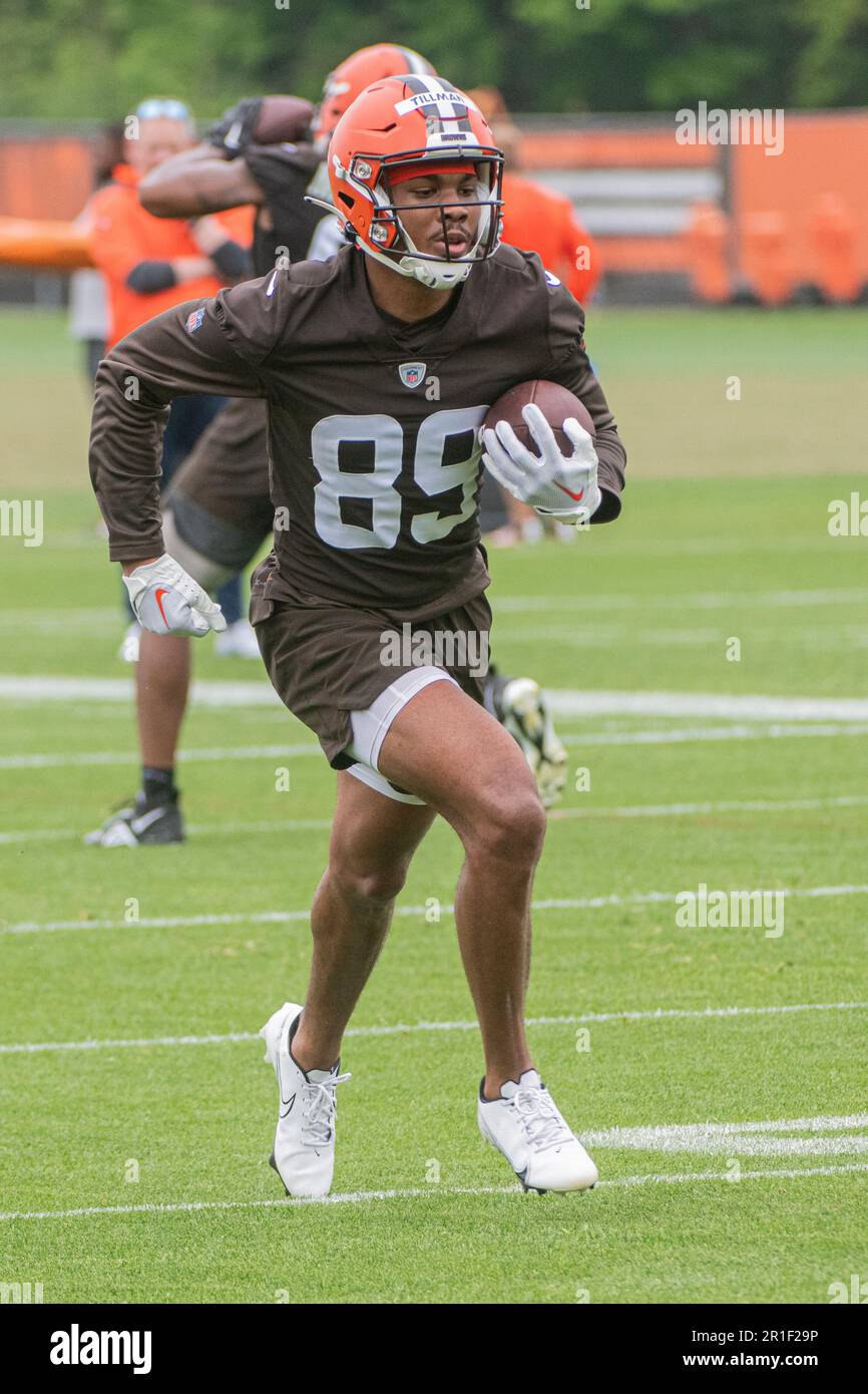 Cleveland Browns rookie Cedric Tillman runs after catching a pass