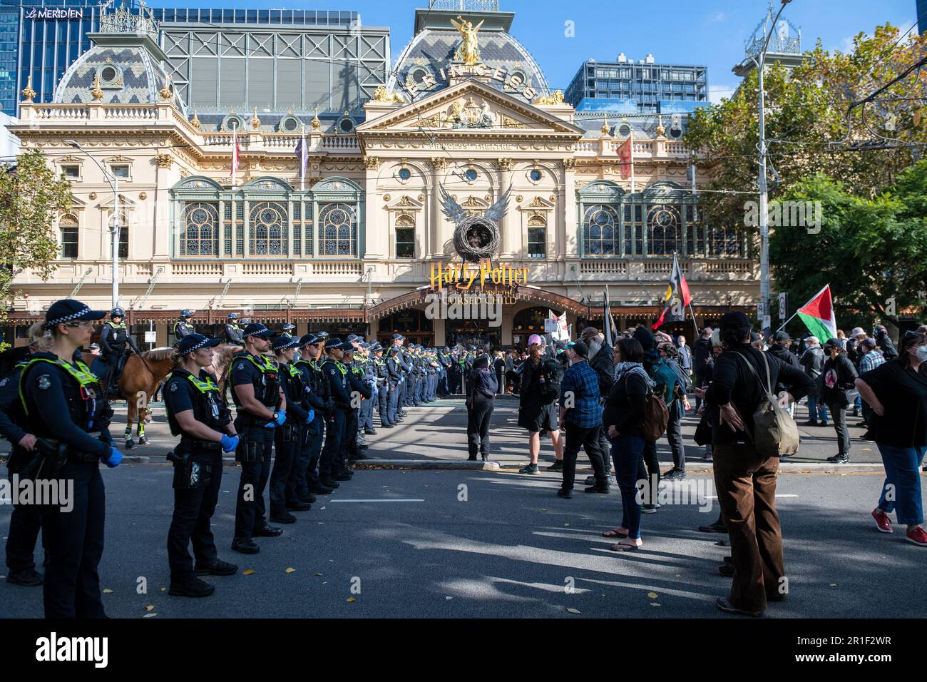 Anti riot tactics hi-res stock photography and images - Alamy