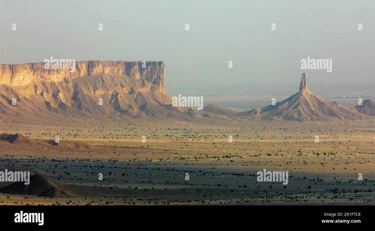 The Jabal Tuwaiq Mountains, with desert landscape, Riyadh, Saudi Arabia Stock Photo