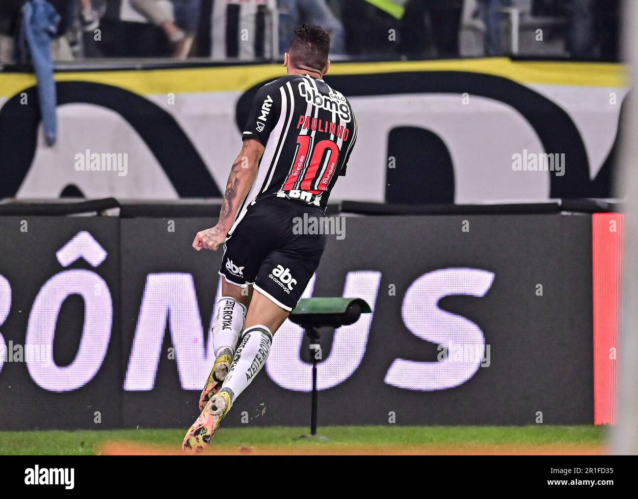 Belo Horizonte, Brazil. 13th May, 2023. Paulinho of Atletico Mineiro, celebrates after scores his goal during the match between Atletico Mineiro and Internacional, for the Brazilian Serie A 2023, at Mineirao Stadium, in Belo Horizonte on May 13. Photo: Gledston Tavares/DiaEsportivo/Alamy Live News Credit: DiaEsportivo/Alamy Live News Stock Photo
