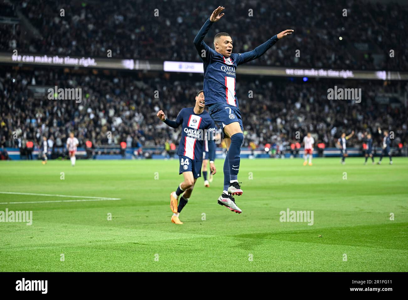 What are the current odds for the PSG vs Rennes match?