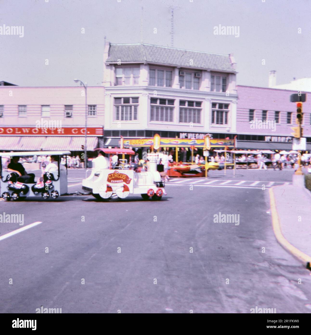 Vintage woolworth store hi-res stock photography and images - Alamy