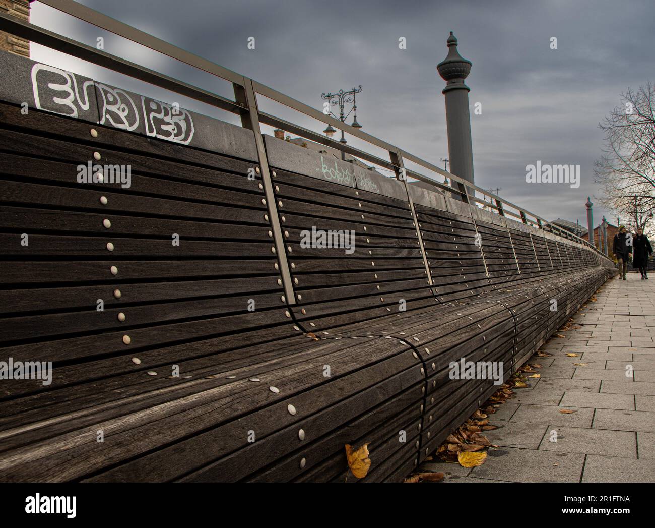 Benches dark sky hi-res stock photography and images - Alamy