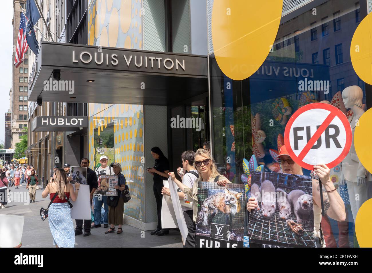 ⁴ᴷ⁶⁰ Walking Tour of the Louis Vuitton Fifth Avenue Store, NYC