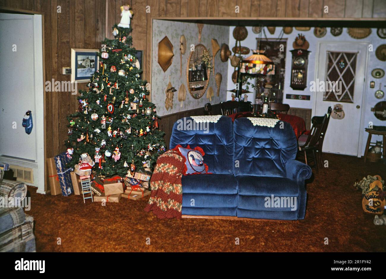 Typical living room in an American home in the late 1980s at Christmas time ca. 1988 Stock Photo