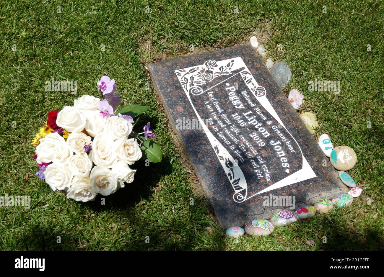 Los Angeles, California, USA 12th May 2023 Actress Peggy Lipton Grave