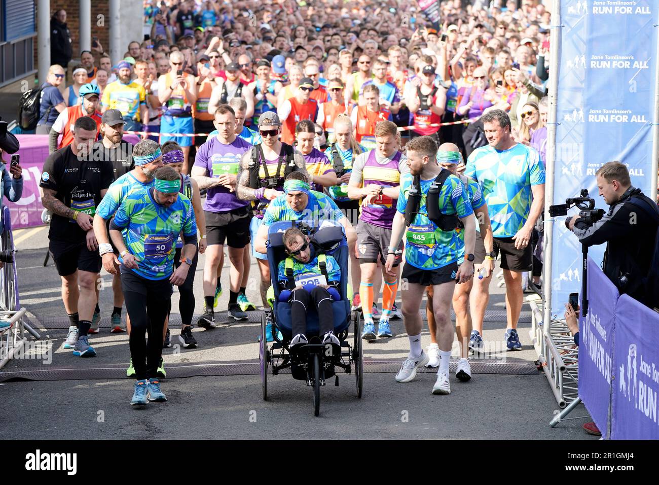 Rob Burrow and Kevin Sinfield at the start of the 2023 Rob Burrow Leeds