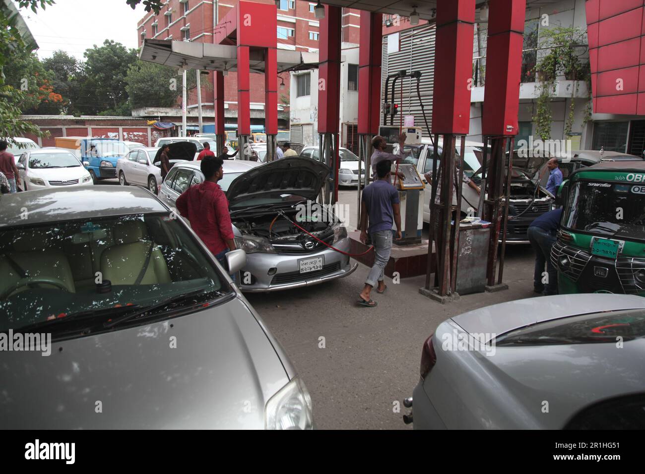 Energy crises dhaka 14may dhaka bangladesh. Due to gas shortage, long queues of vehicel during
