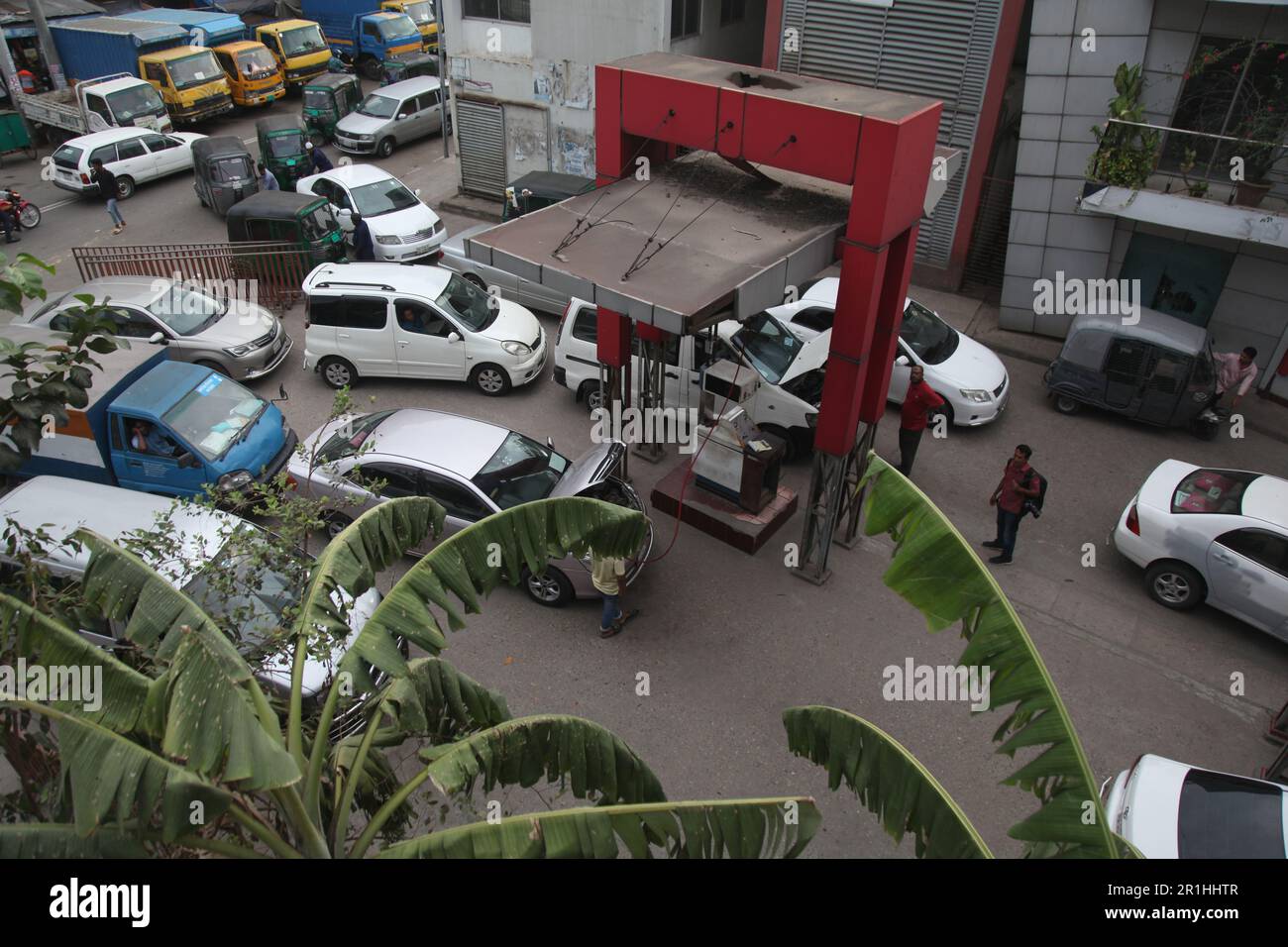 Energy crises dhaka 14may dhaka bangladesh. Due to gas shortage, long queues of vehicel during
