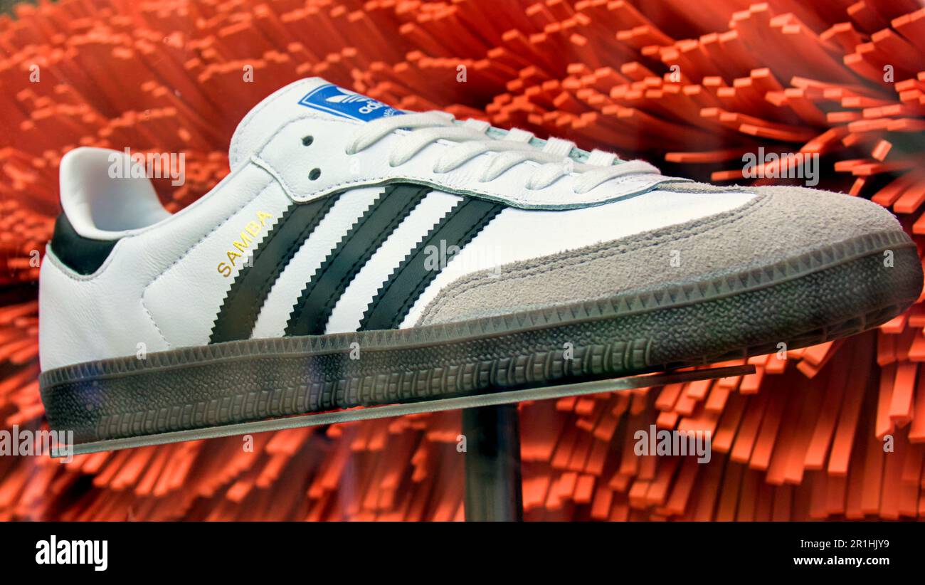 Adidas samba hi-res stock photography and images - Alamy