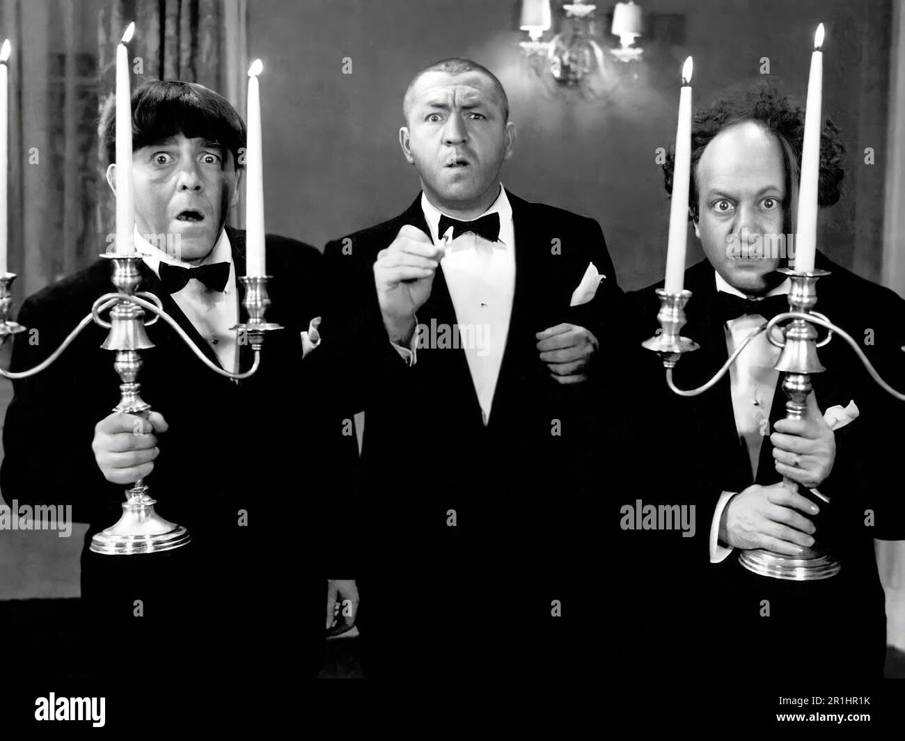 MOE HOWARD, LARRY FINE, CURLY HOWARD and THE THREE STOOGES in SPOOK LOUDER (1943), directed by DEL LORD. Credit: COLUMBIA PICTURES / Album Stock Photo