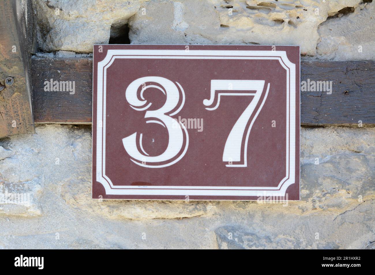 House number 37 sign hi-res stock photography and images - Alamy