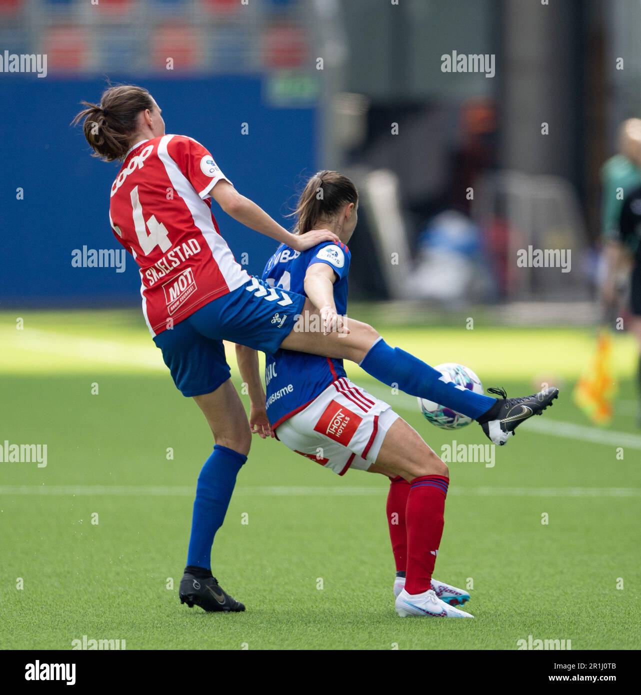 Oslo, Norway. 14th May, 2023. Oslo, Norway, May 14th 2023: Felicia Rogic (22 Valerenga) battle for the ball during the Toppserien league game between Valerenga and Lyn at Intility Arena in Oslo, Norway (Ane Frosaker/SPP) Credit: SPP Sport Press Photo. /Alamy Live News Stock Photo
