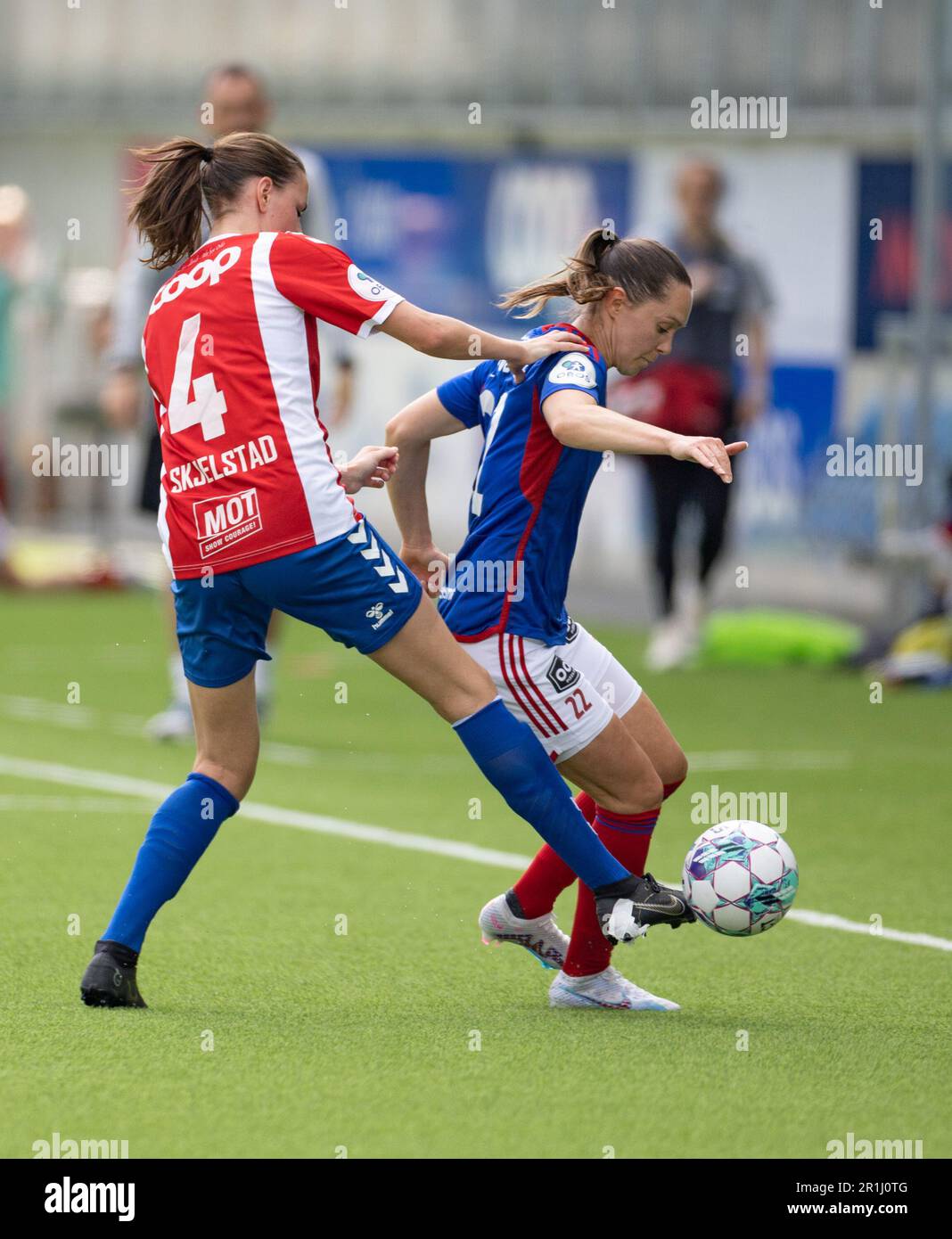 Oslo, Norway. 14th May, 2023. Oslo, Norway, May 14th 2023: Felicia Rogic (22 Valerenga) battle for the ball during the Toppserien league game between Valerenga and Lyn at Intility Arena in Oslo, Norway (Ane Frosaker/SPP) Credit: SPP Sport Press Photo. /Alamy Live News Stock Photo