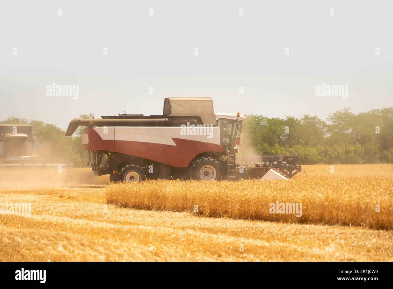 Combine harvester machine hi-res stock photography and images - Alamy