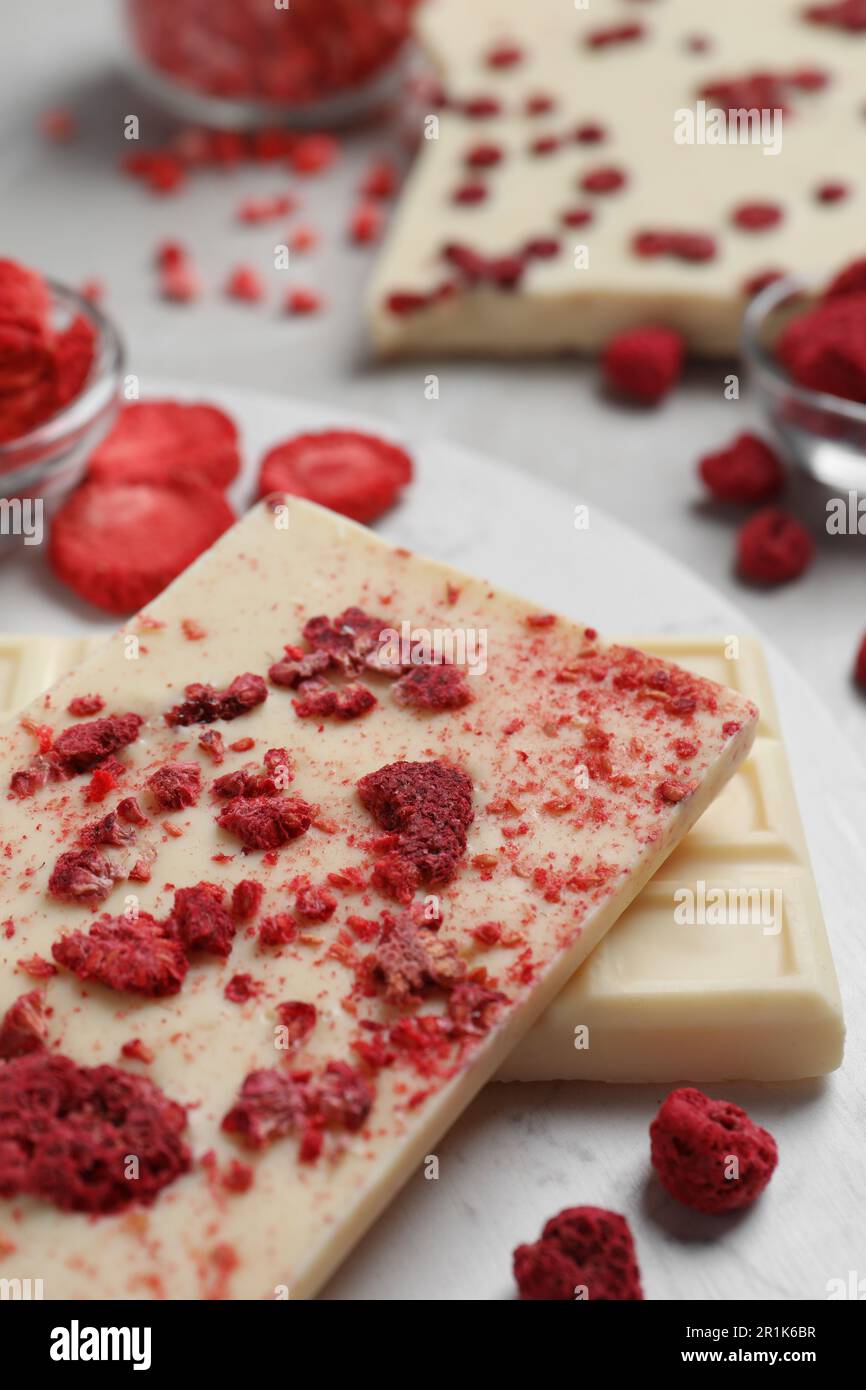 Dehydrated Raspberry Chocolate Freeze dried raspberries nobody hi-res stock photography and images - Alamy