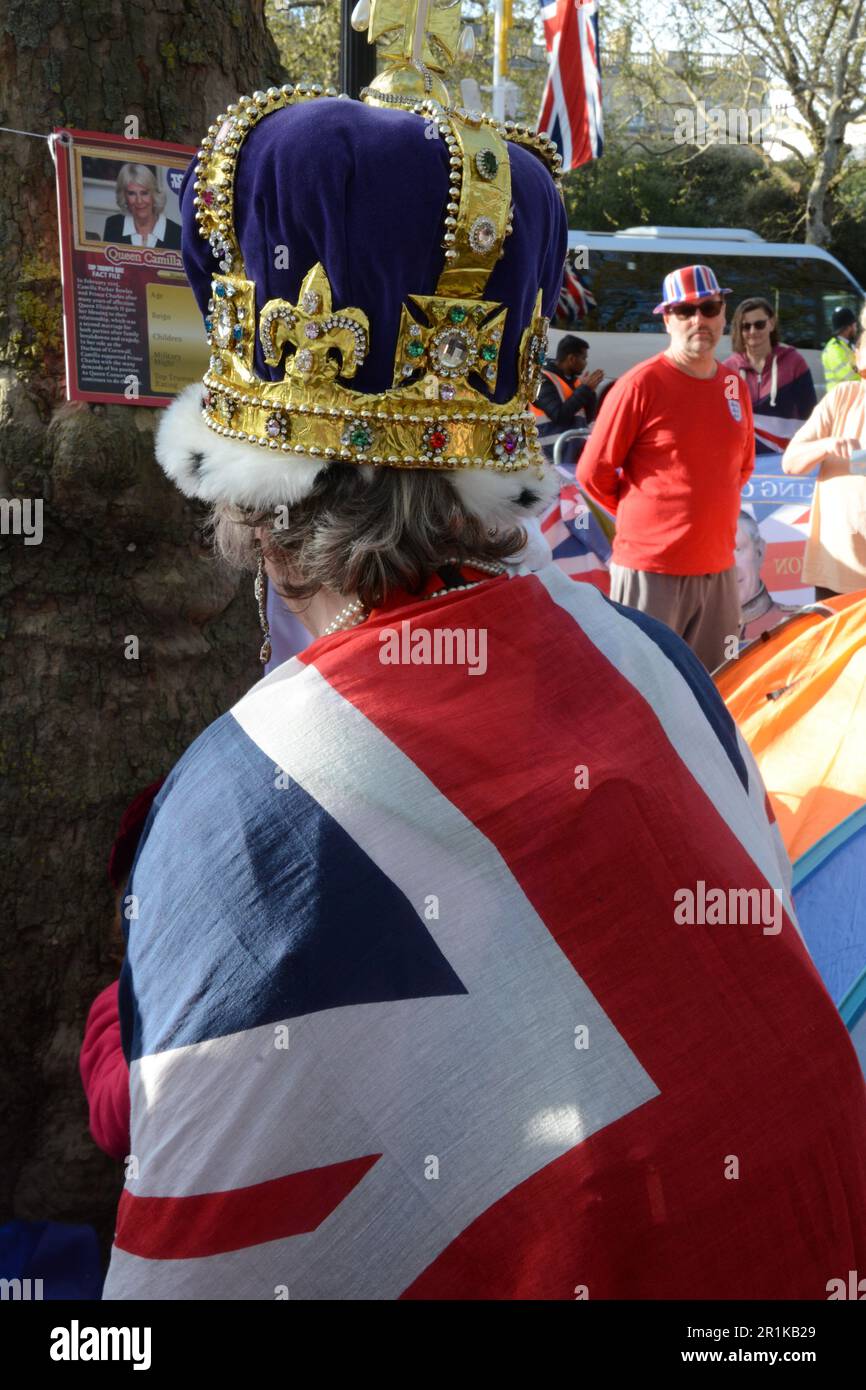 Charles coronation fans flags hi-res stock photography and images - Alamy