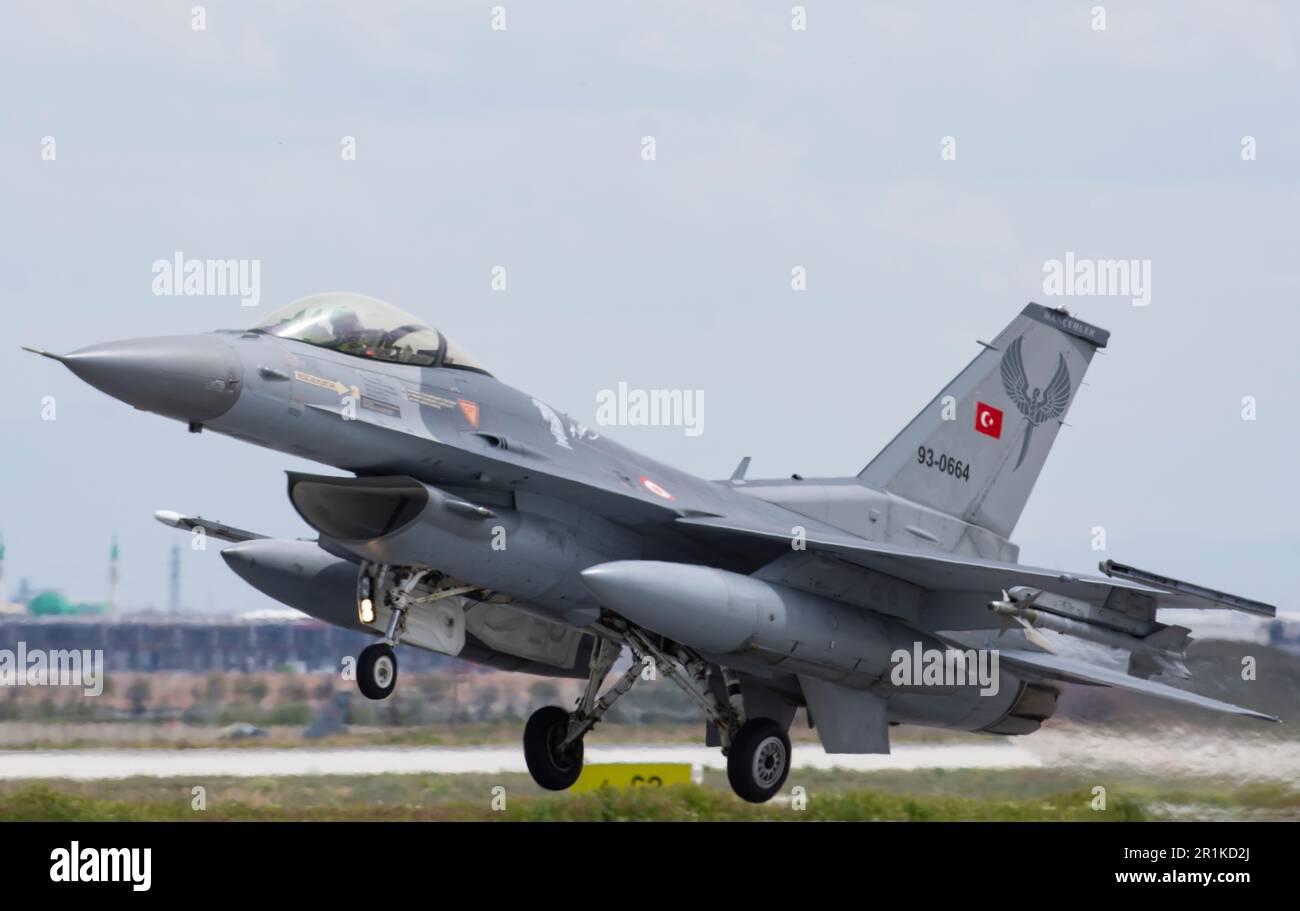 F-16C block 40 Fighting Falcon Take off  Konya Anatolian eagle Exercises  (93-0664) of 191 Filo Hancer 'dagger' based at Konya 3. Main jet 132. squadr Stock Photo