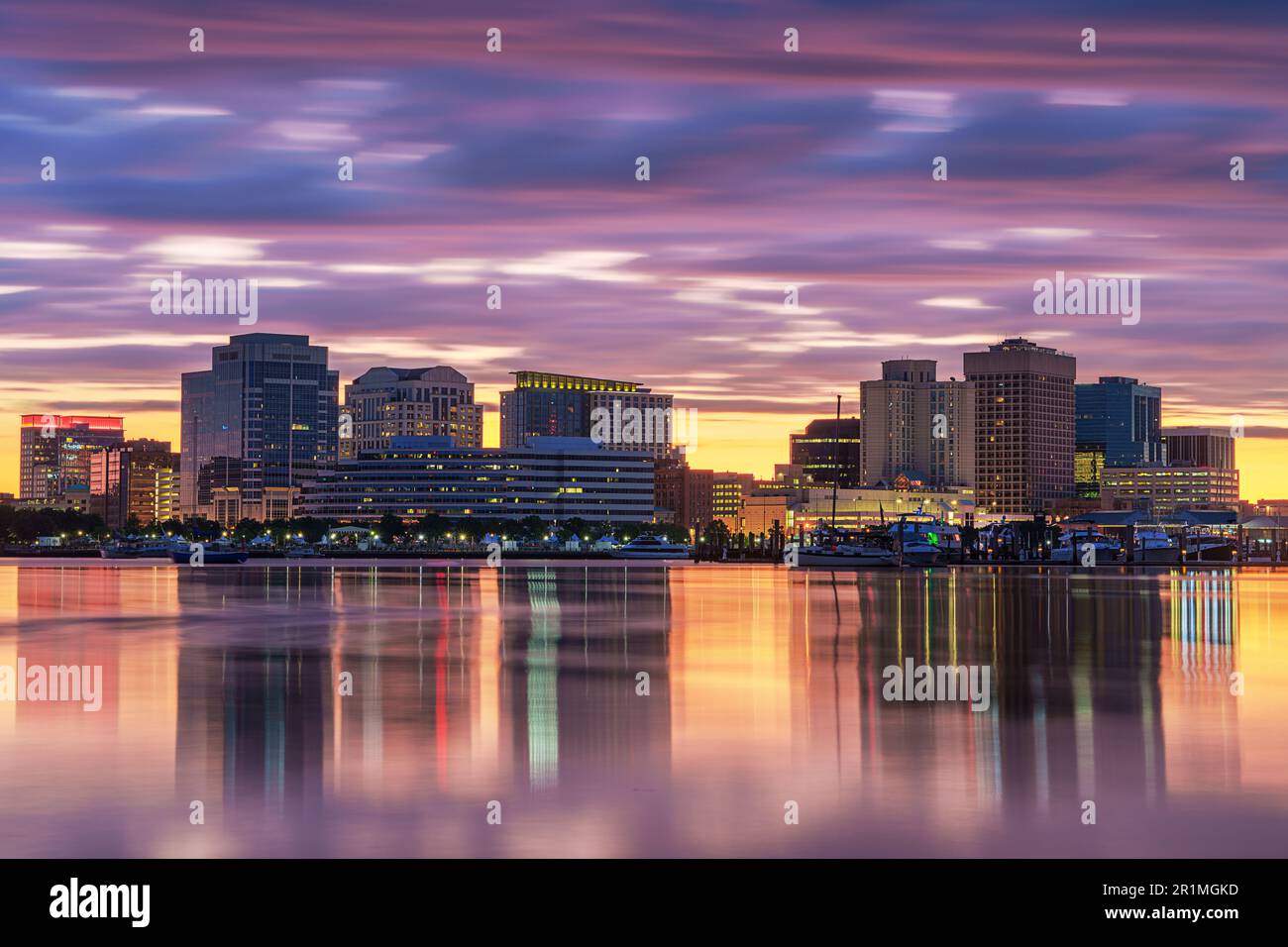 Sunset and skyline norfolk hi-res stock photography and images - Alamy