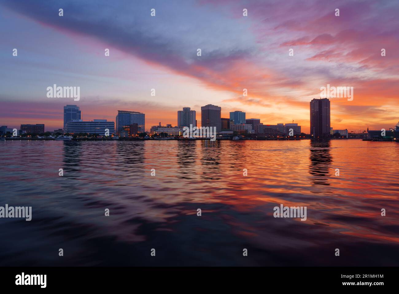 Norfolk, Virginia, USA on the Chesapeake Bay at dawn Stock Photo Alamy