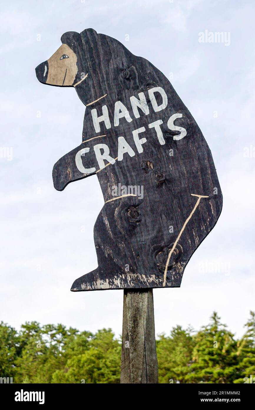 Sevierville Tennessee,hand crafts bear shaped sign,local arts & crafts shopping, Stock Photo