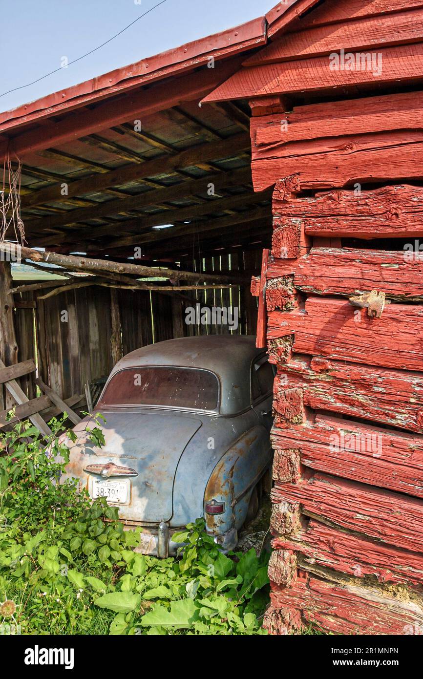Sevierville Tennessee,red barn rural lifestyle country rustic,antique old car Stock Photo