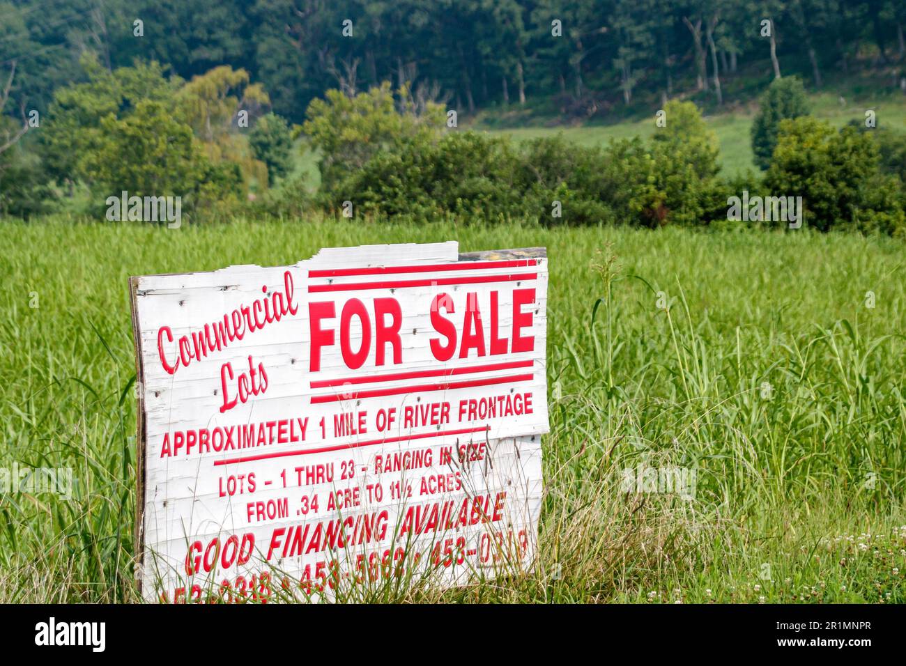 Land for sale sign hires stock photography and images Alamy
