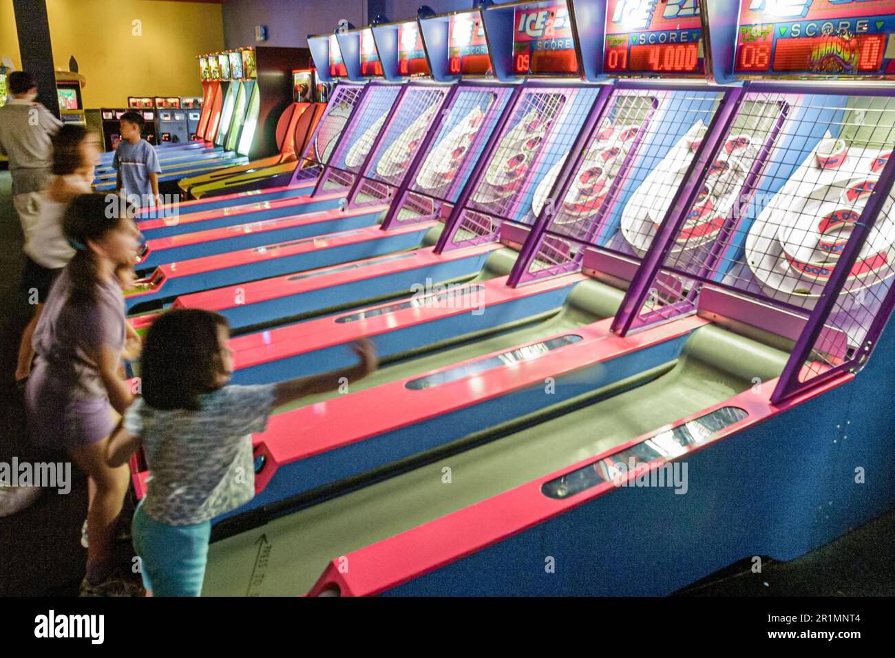 Sevierville Tennessee,Mr. Gatti's Buffet Style Pizza & Games,restarant interior inside,skeeball