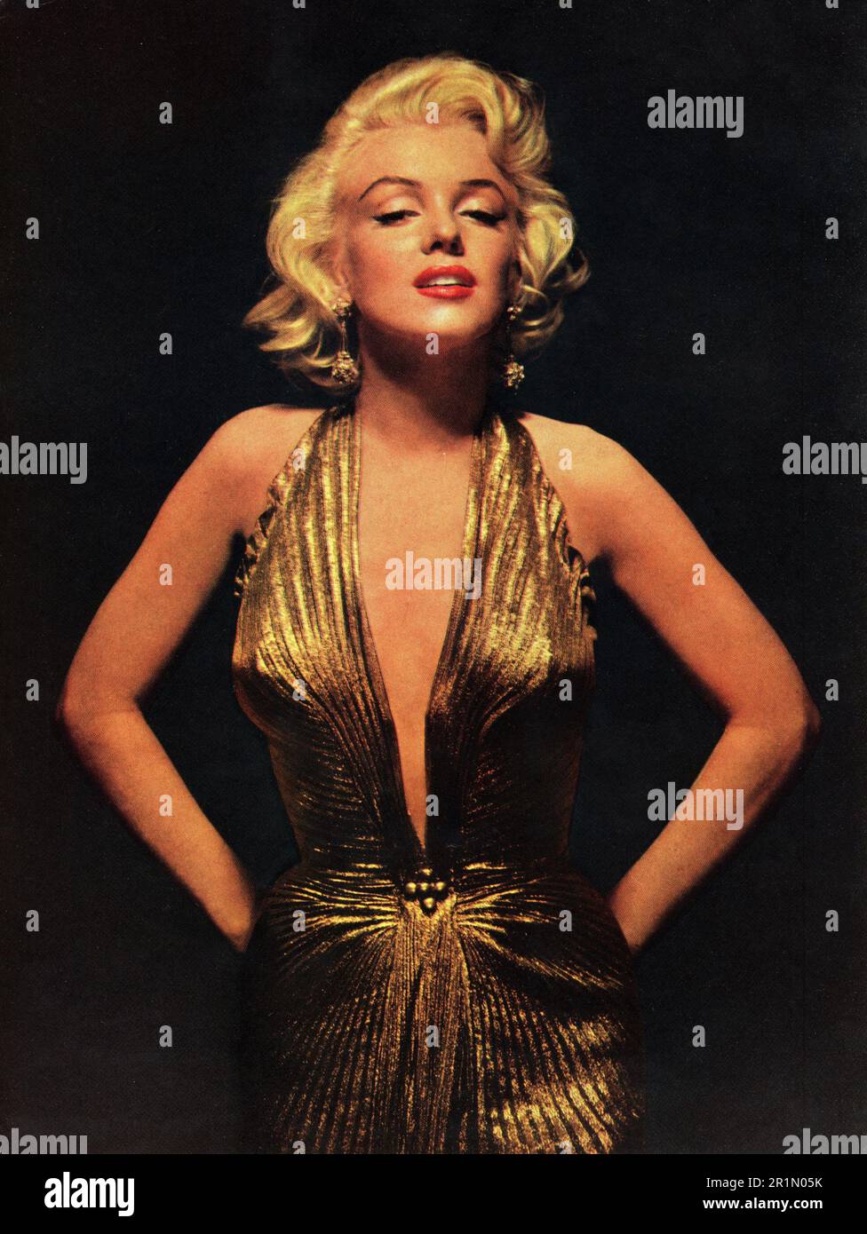 Marilyn gold dress hi-res stock photography and images - Alamy