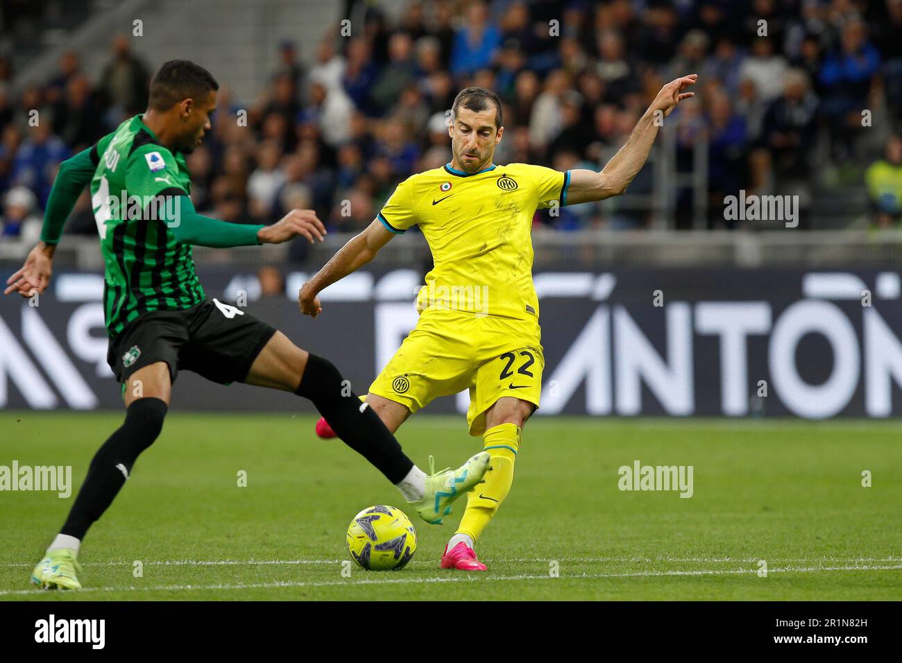Milan, Italy. 13th May, 2023. Italy, Milan, may 13 2023: Henrikh Mkhitaryan (FC Inter midfielder) shots on goal in the first half during soccer game FC INTER vs SASSUOLO, Serie A Tim 2022-2023 day35 San Siro stadium (Photo by Fabrizio Andrea Bertani/Pacific Press) Credit: Pacific Press Media Production Corp./Alamy Live News Stock Photo