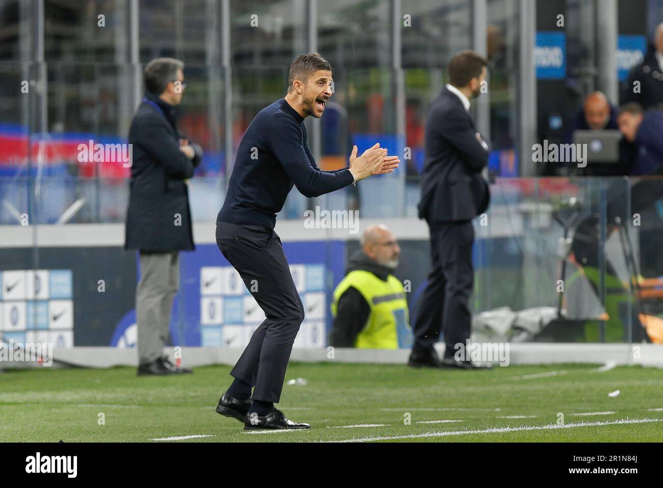 Milan, Italy. 13th May, 2023. Italy, Milan, may 13 2023: Alessio Dionisi (Sassuolo manager) gives advices from the bench in the first half during soccer game FC INTER vs SASSUOLO, Serie A Tim 2022-2023 day35 San Siro stadium (Photo by Fabrizio Andrea Bertani/Pacific Press) Credit: Pacific Press Media Production Corp./Alamy Live News Stock Photo