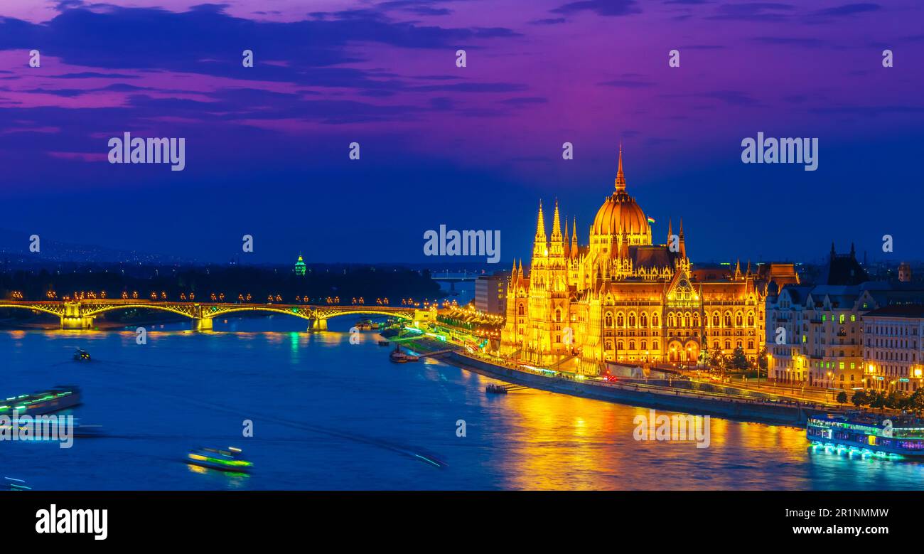 Panoramic night view budapest hi-res stock photography and images - Alamy
