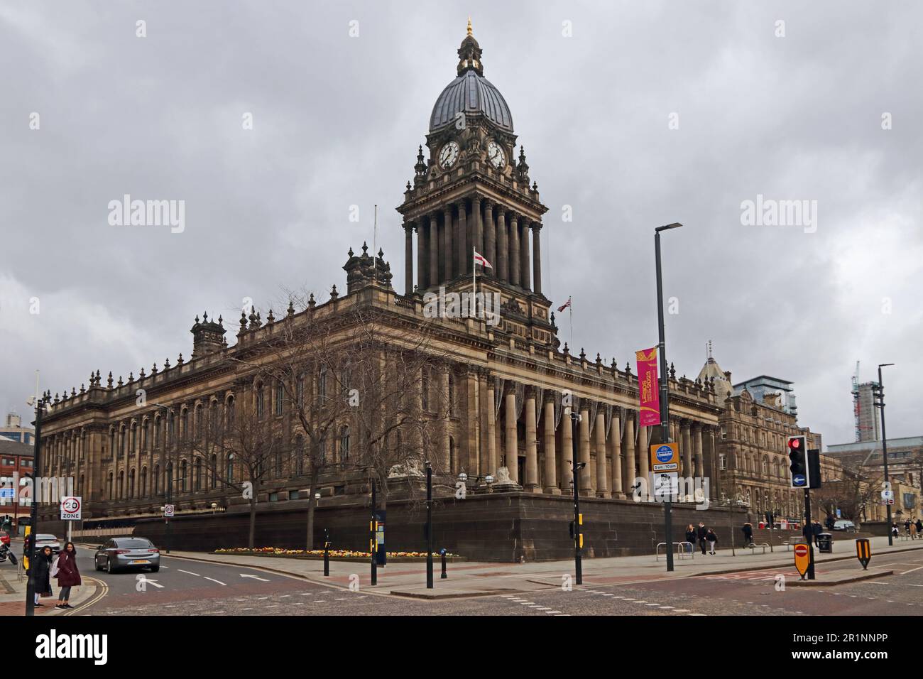 Leeds Town Hall Stock Photo - Alamy