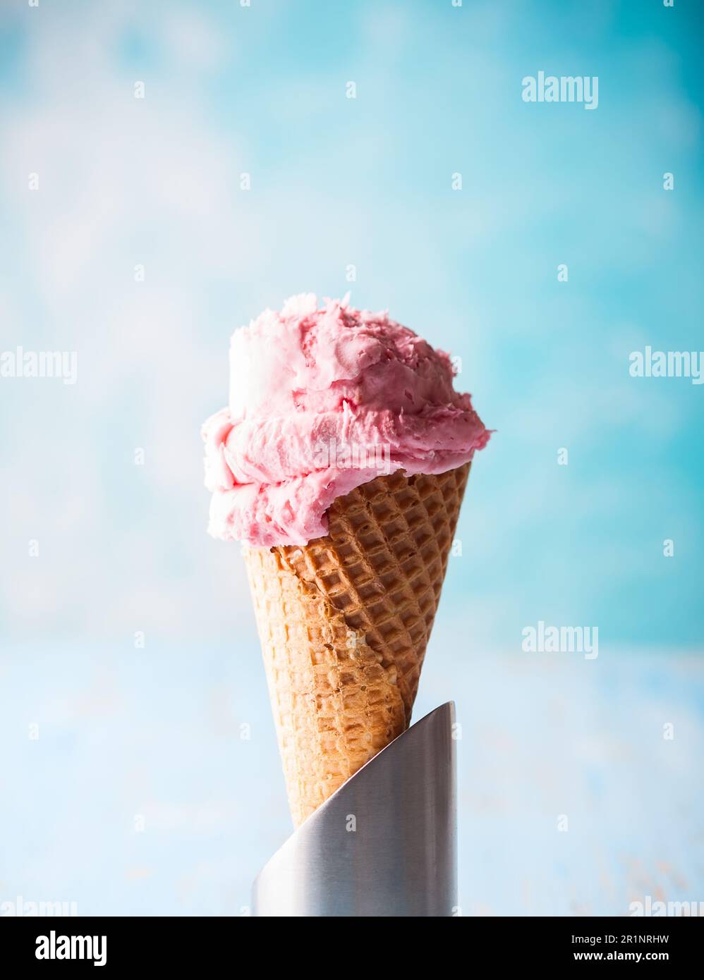 Blue ice cream cone hi-res stock photography and images - Alamy