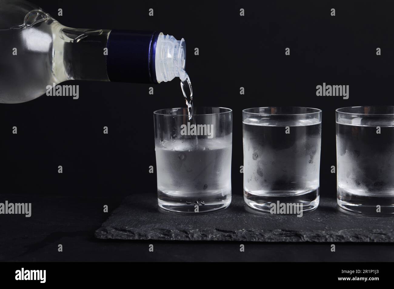 Pouring vodka hi-res stock photography and images - Alamy