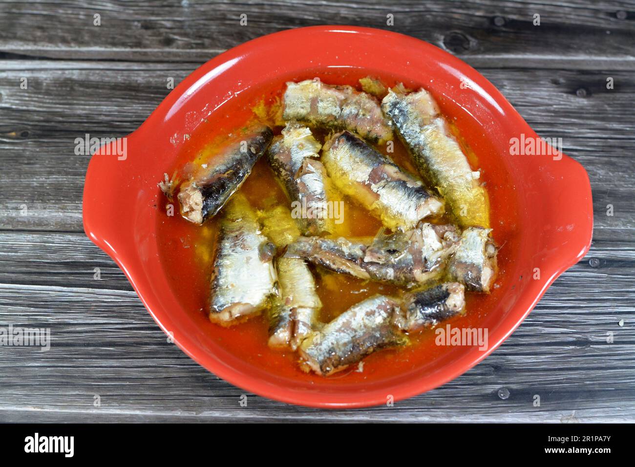 Canned spiced Sardines in vegetable oil, easy opening, sardine fish