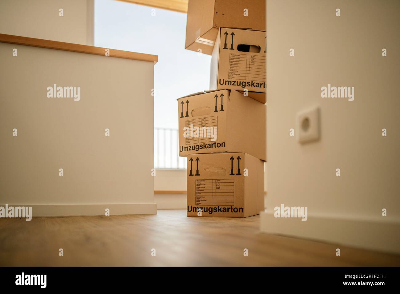 Moving boxes in the new apartment Stock Photo Alamy