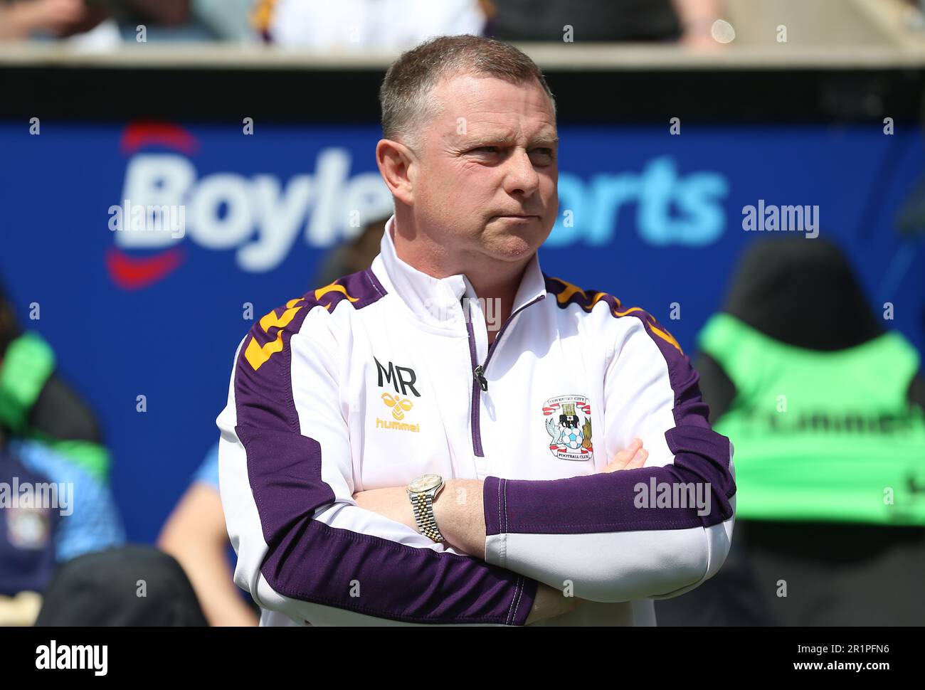 Coventry City manager Mark Robins before the Sky Bet Championship play