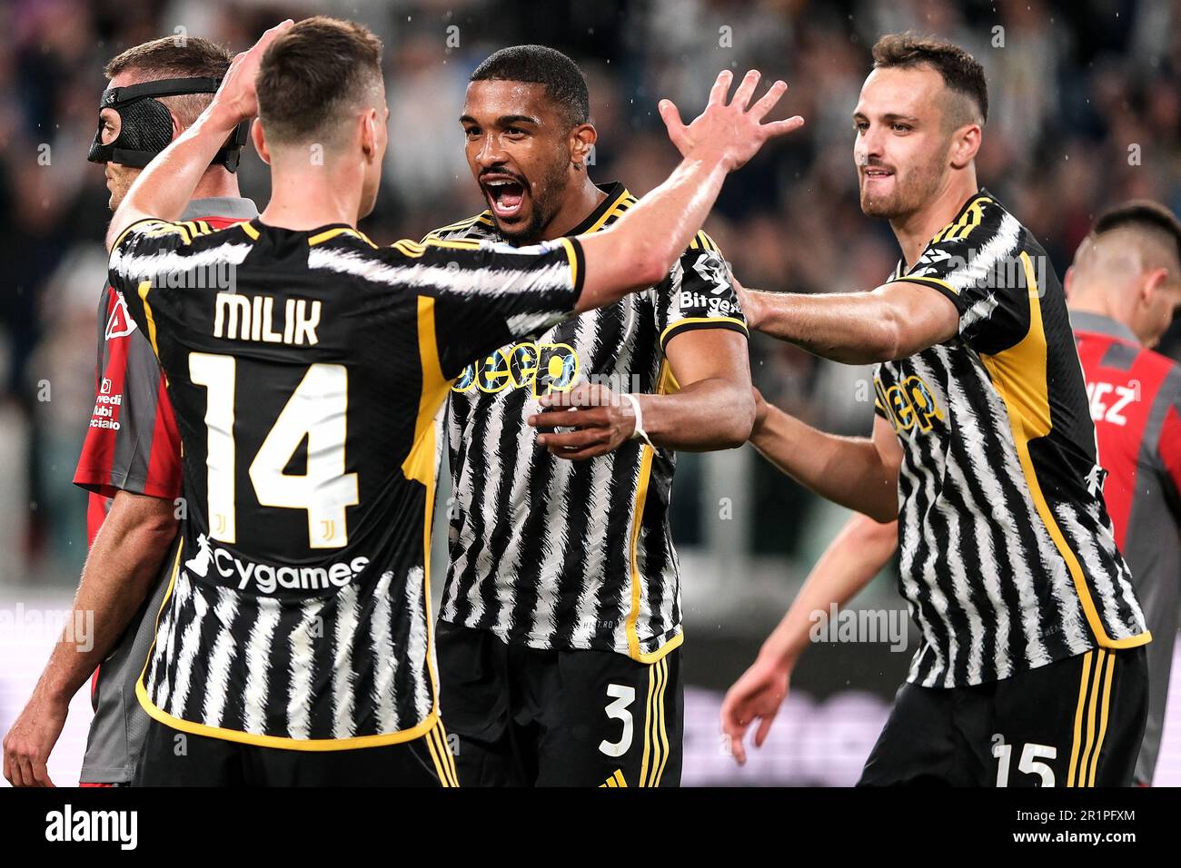 Gleison Bremer of Juventus FC (c) celebrates with teammates after scoring  the goal of 2-0 during the Serie A football match between Juventus FC and  US Stock Photo - Alamy