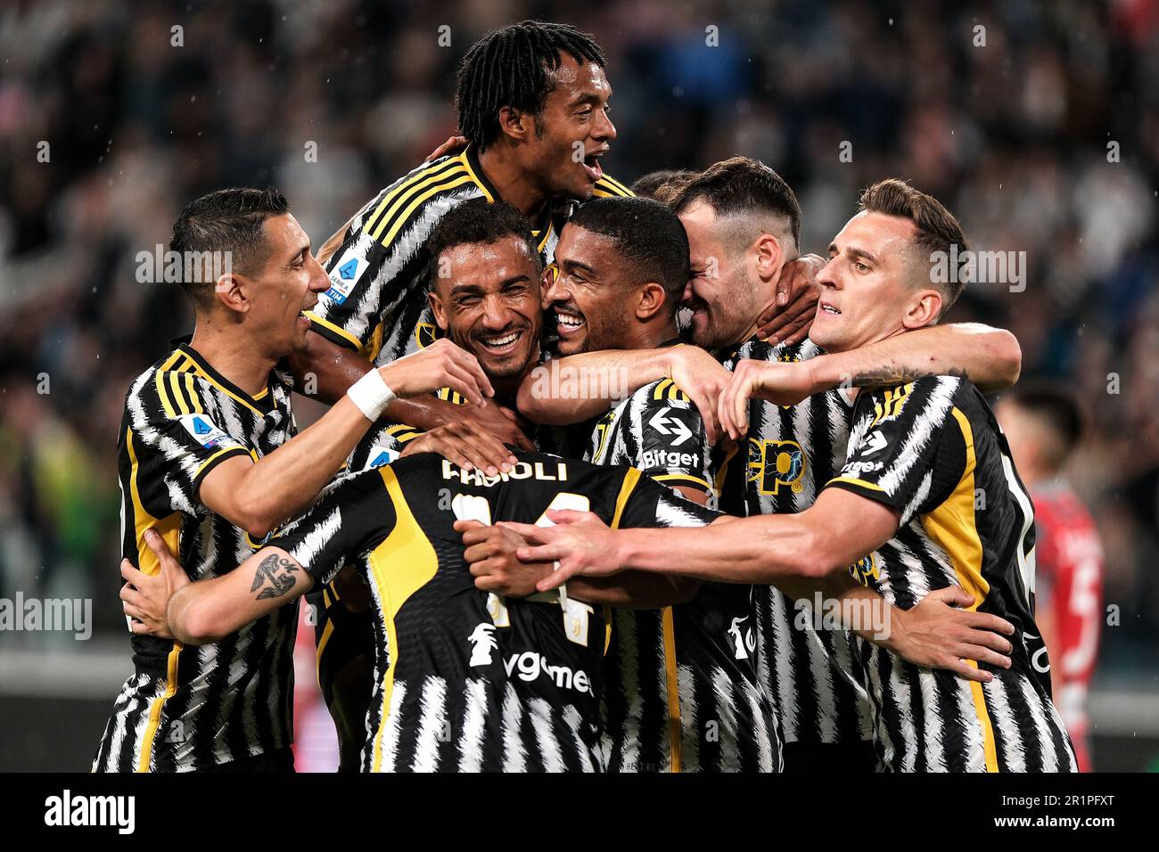 Gleison Bremer of Juventus FC (c) celebrates with teammates after scoring  the goal of 2-0 during the Serie A football match between Juventus FC and  US Stock Photo - Alamy