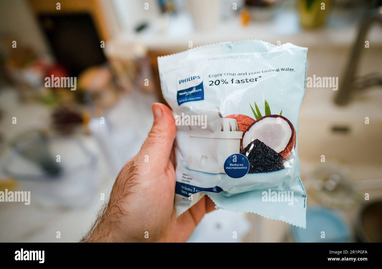 Paris, France - May 2, 2023: A person holds a Philips Water Solutions water  filter with X-Clean particles from coconut and coal, delivering crisp and  pure tasting water Stock Photo - Alamy